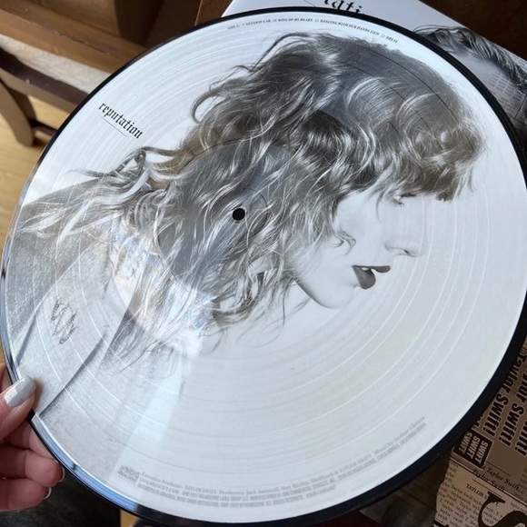Reputation Vinyl - Picture 3 of 4